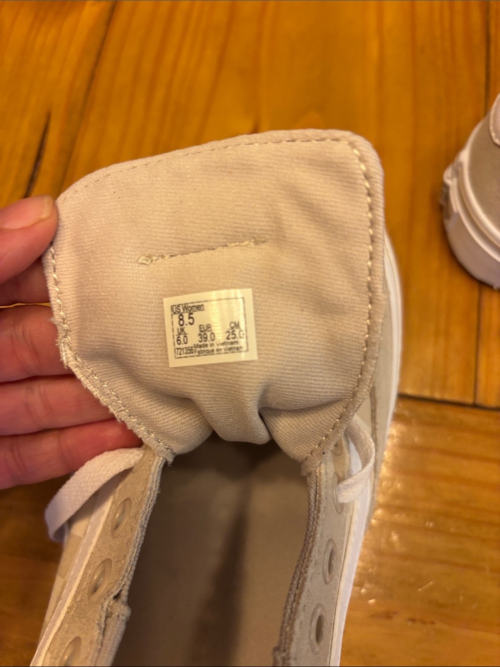 Vans Checkerboard Low-Top Sneakers in Beige and White - Picture 2 of 4